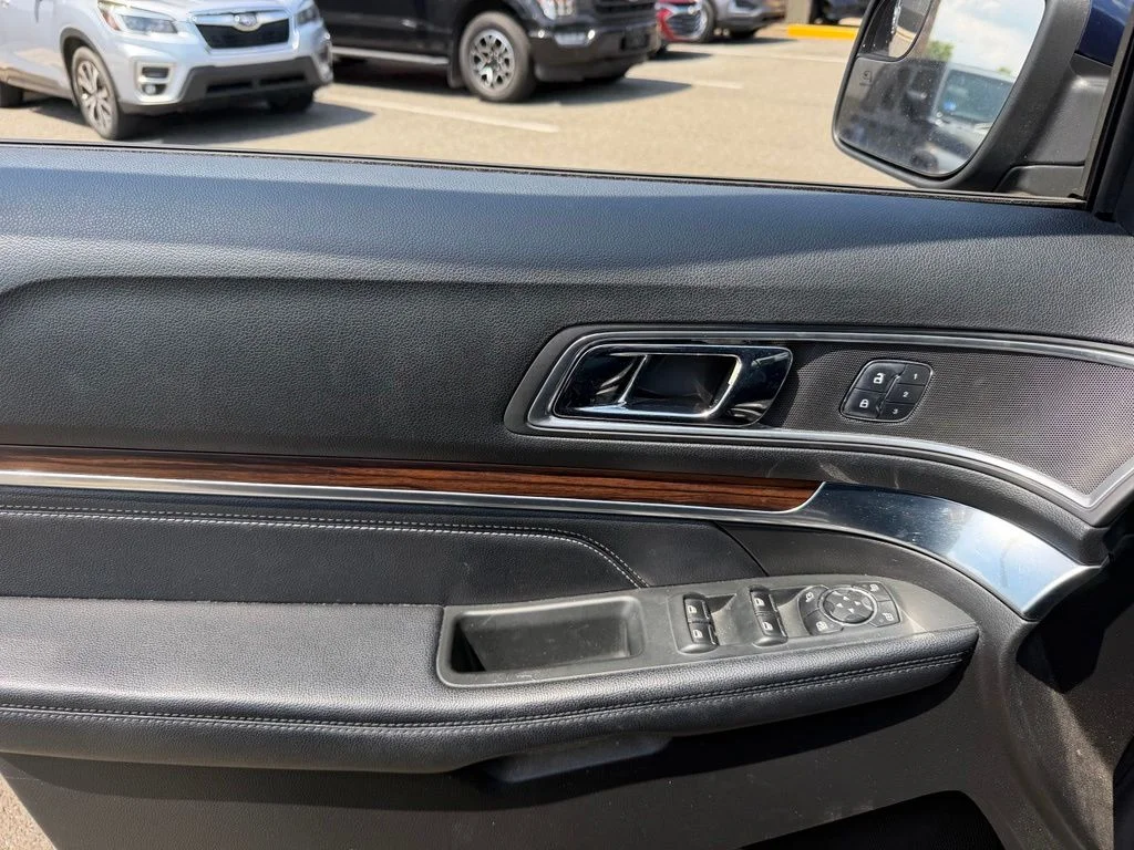 Used 2017 Blue Ford Limited image 13