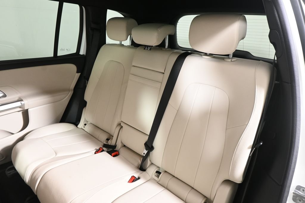 Used 2026 Polar White Mercedes-Benz GLB 250 image 4