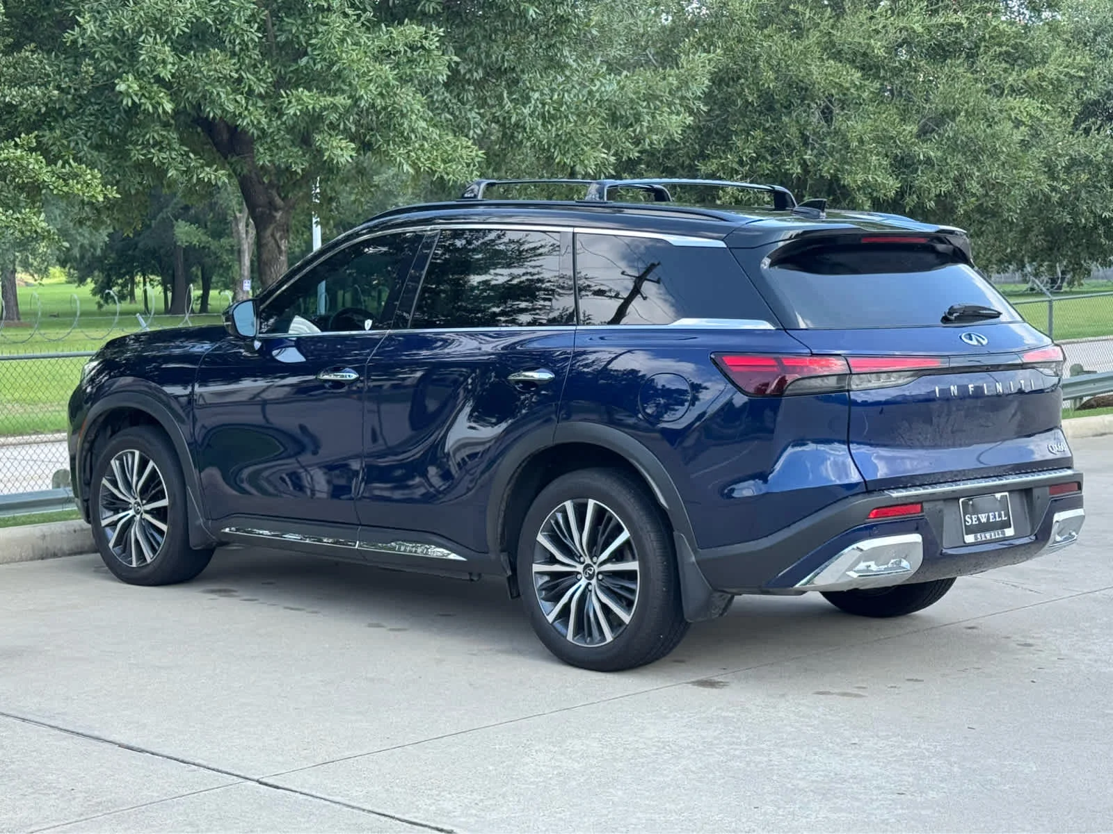 Certified Used 2022 2T GRND BLUE INFINITI AUTOGRAPH image 8