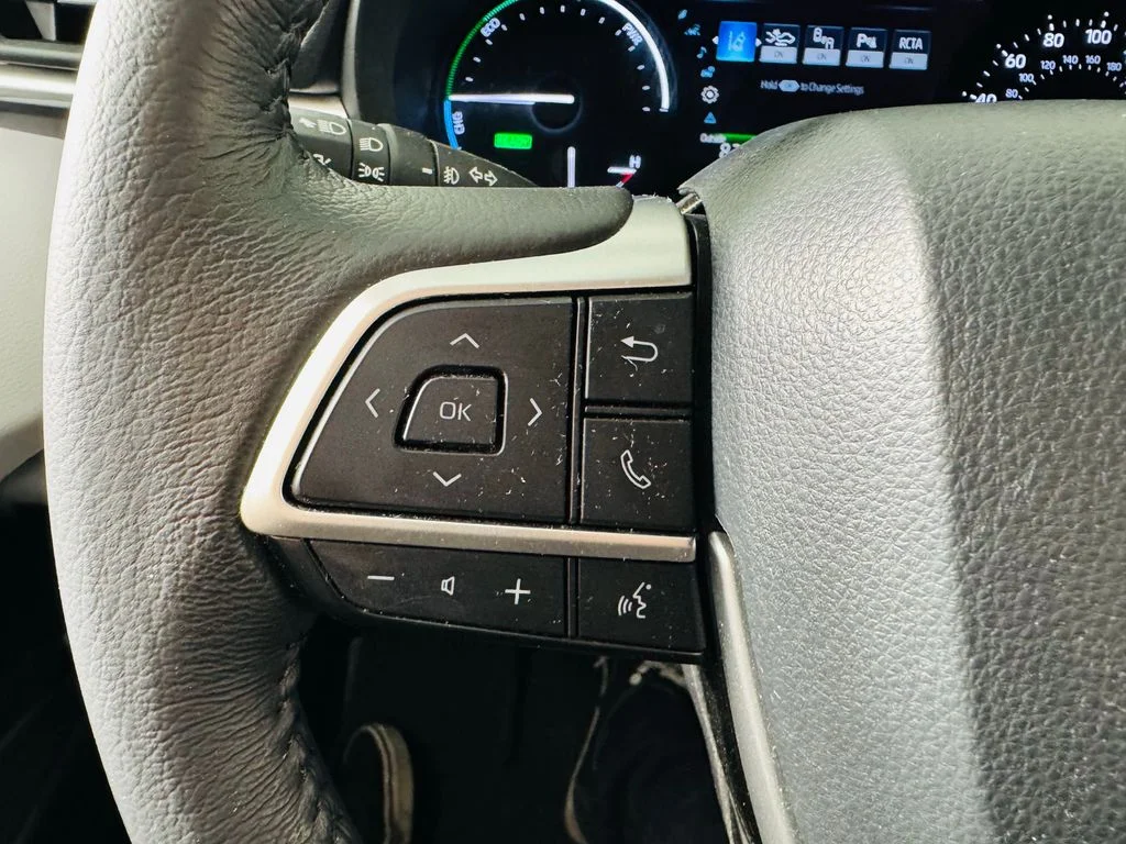 Used 2025 Beige Toyota XLE image 11