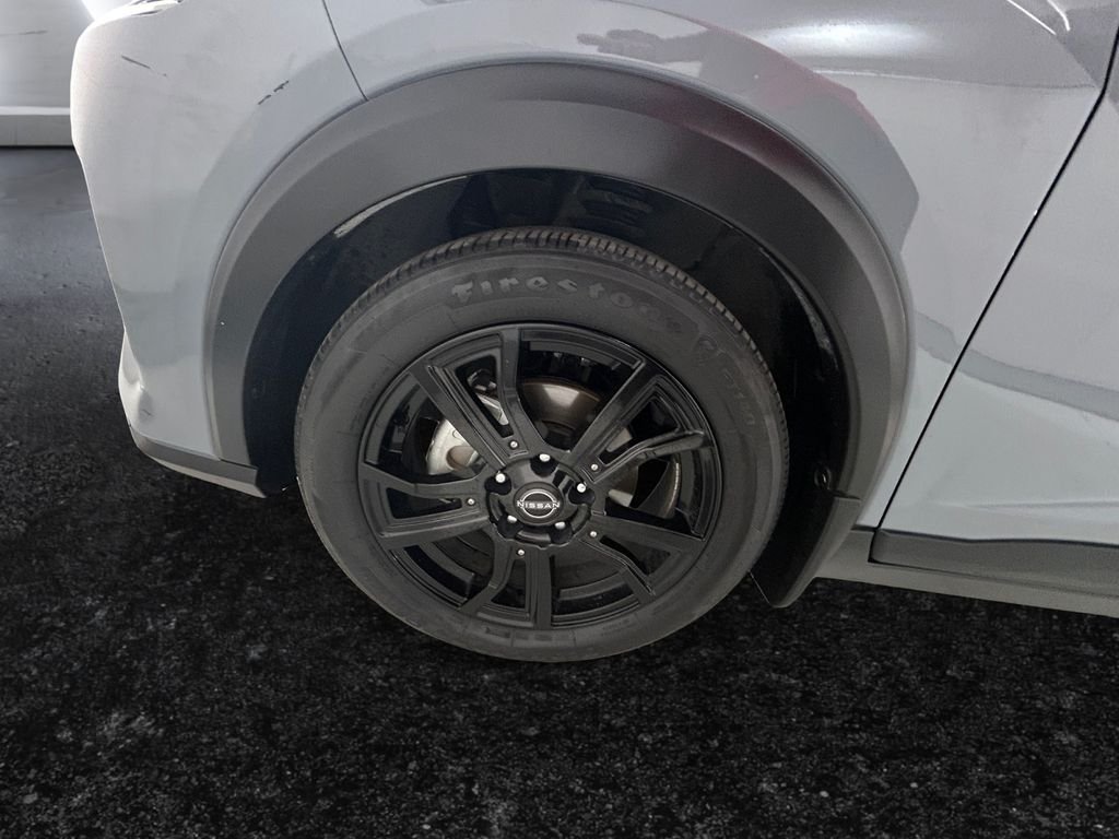 Used 2024 Gray Nissan SV image 27