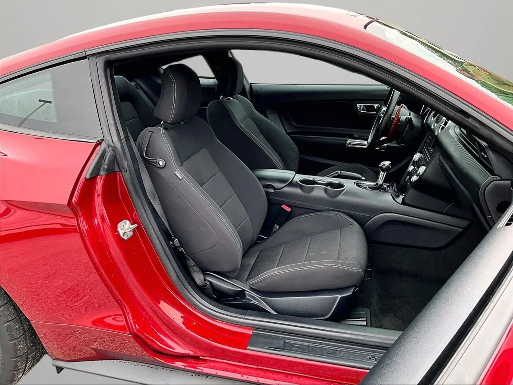 Used 2016 Red Ford V6 image 8