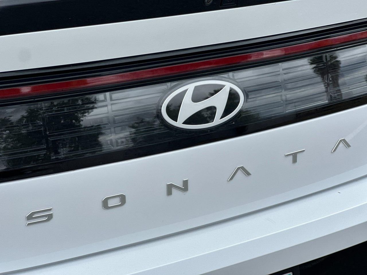 New 2025 White Hyundai SEL image 24