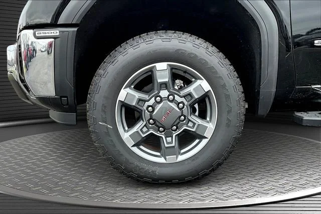 2025 GMC Sierra 2500HD SLT - Photo 12