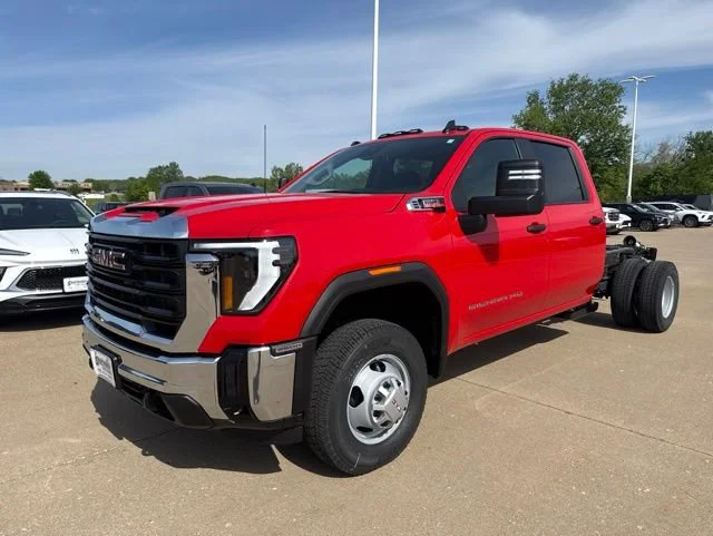 2026 GMC Sierra 3500HD Pro - Photo 7