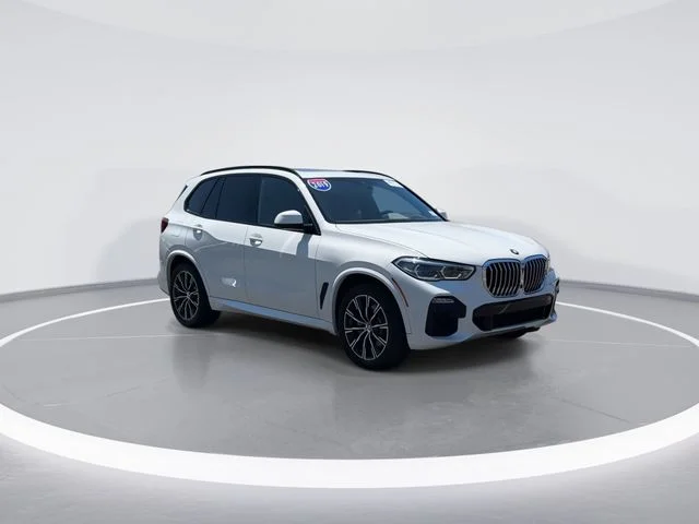 Used 2019 White BMW xDrive40i image 1