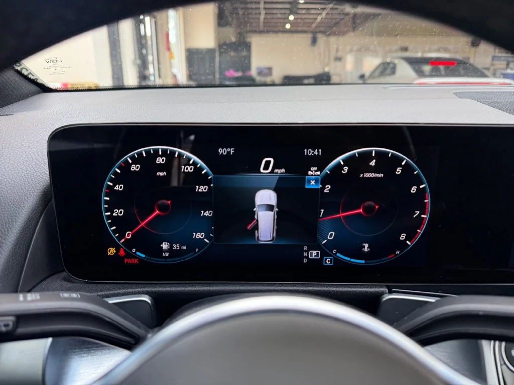 Used 2023  Mercedes-Benz GLB 250 image 14