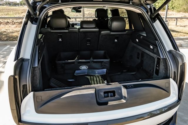 Used 2022 Fuji White Land Rover SE image 69