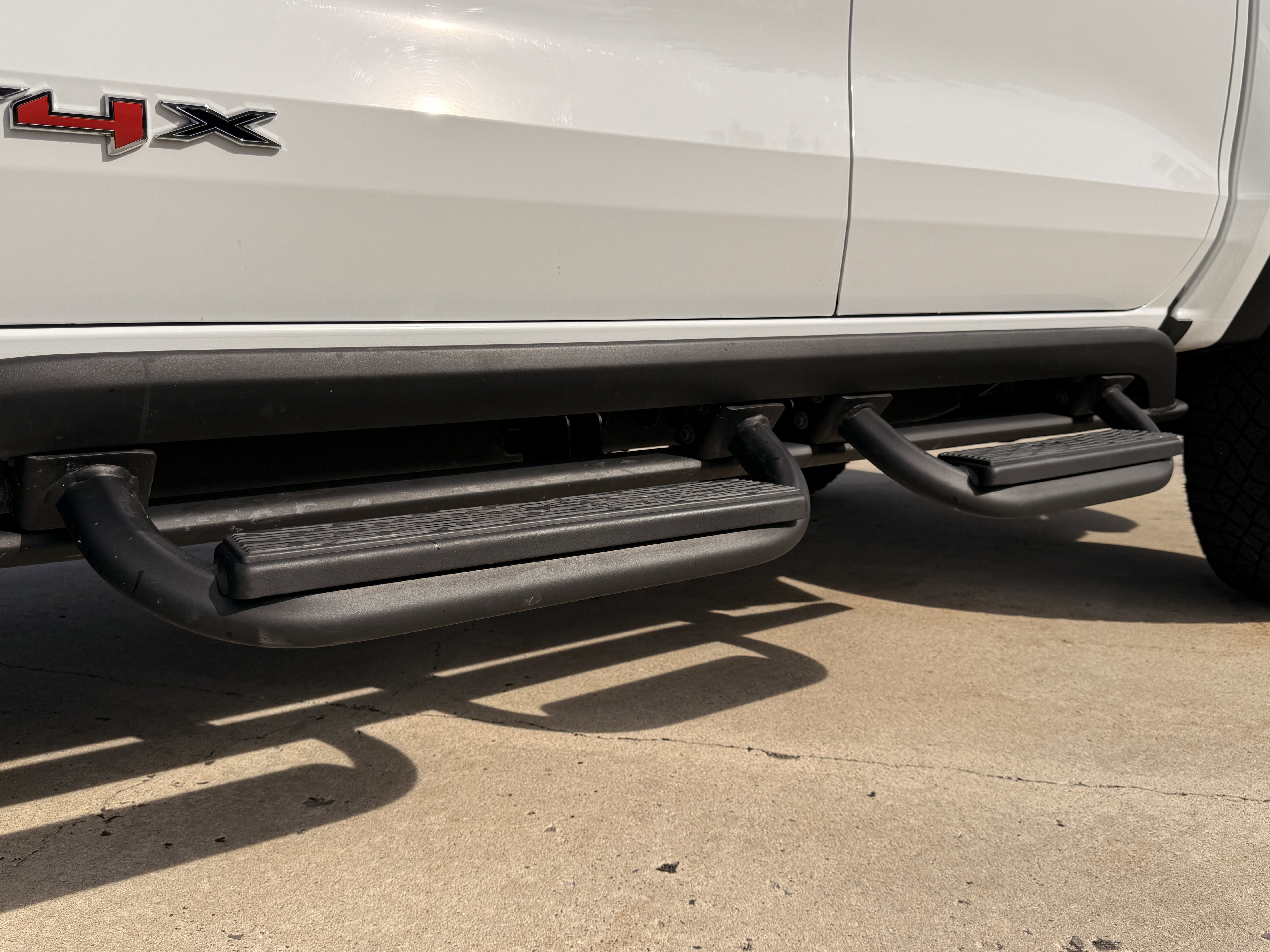 Used 2024 Summit White GMC 4WD AT4X image 19