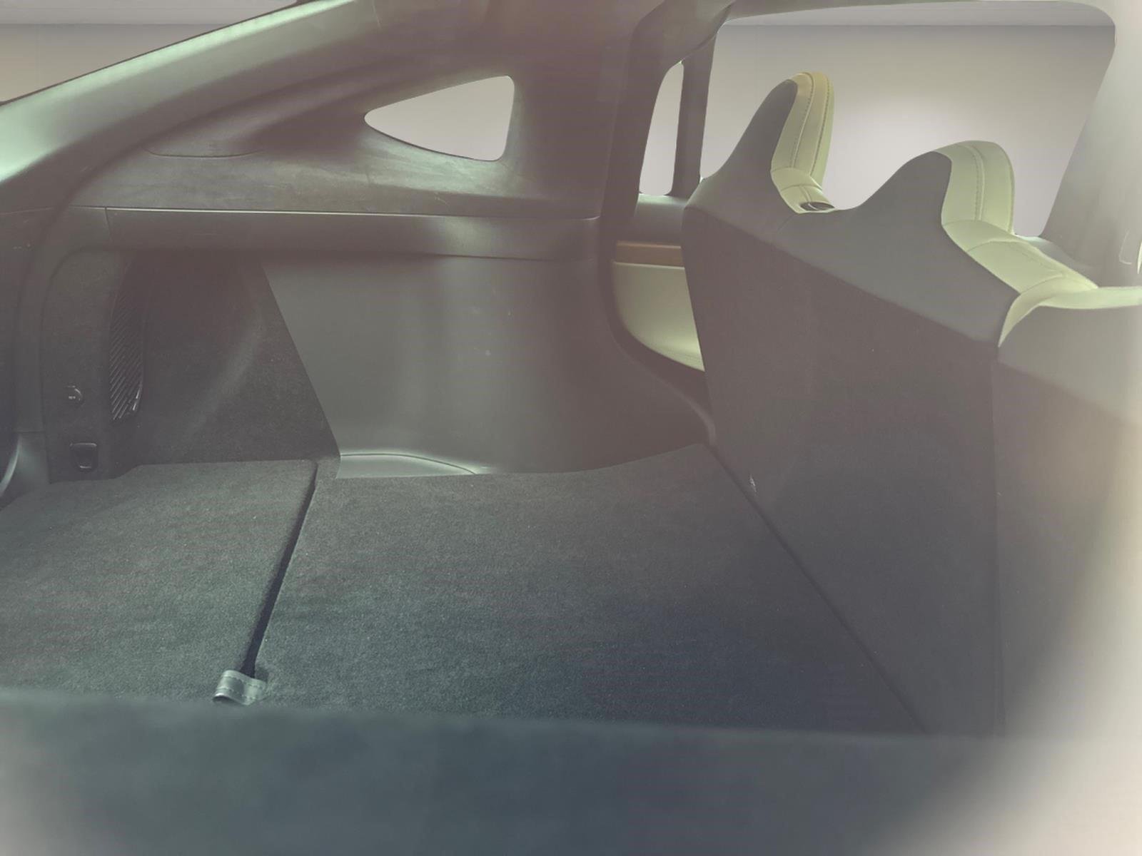 Used 2020  Tesla Long Range image 18