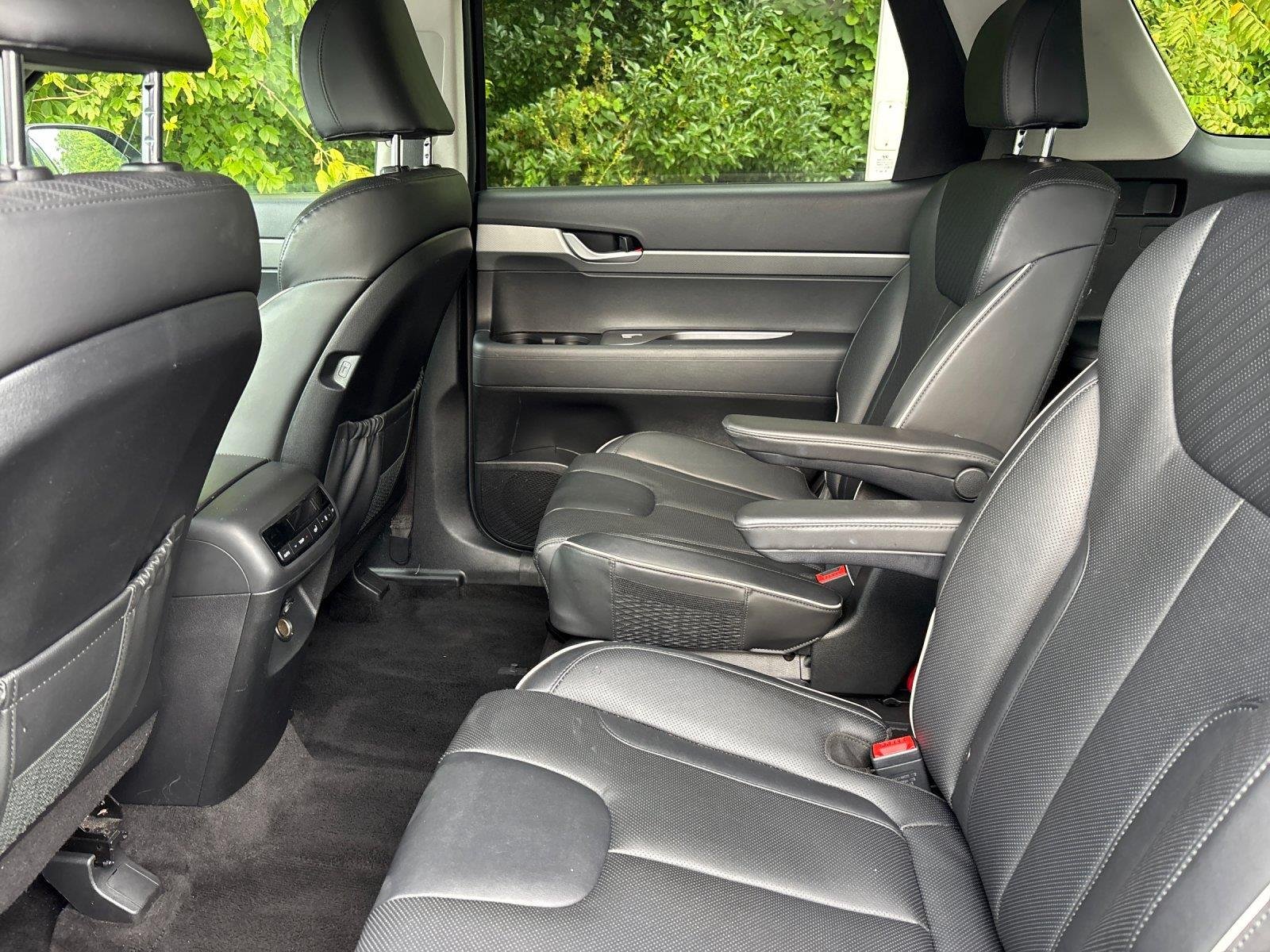 Used 2024 Abyss Black Pearl Hyundai SEL 7P image 32