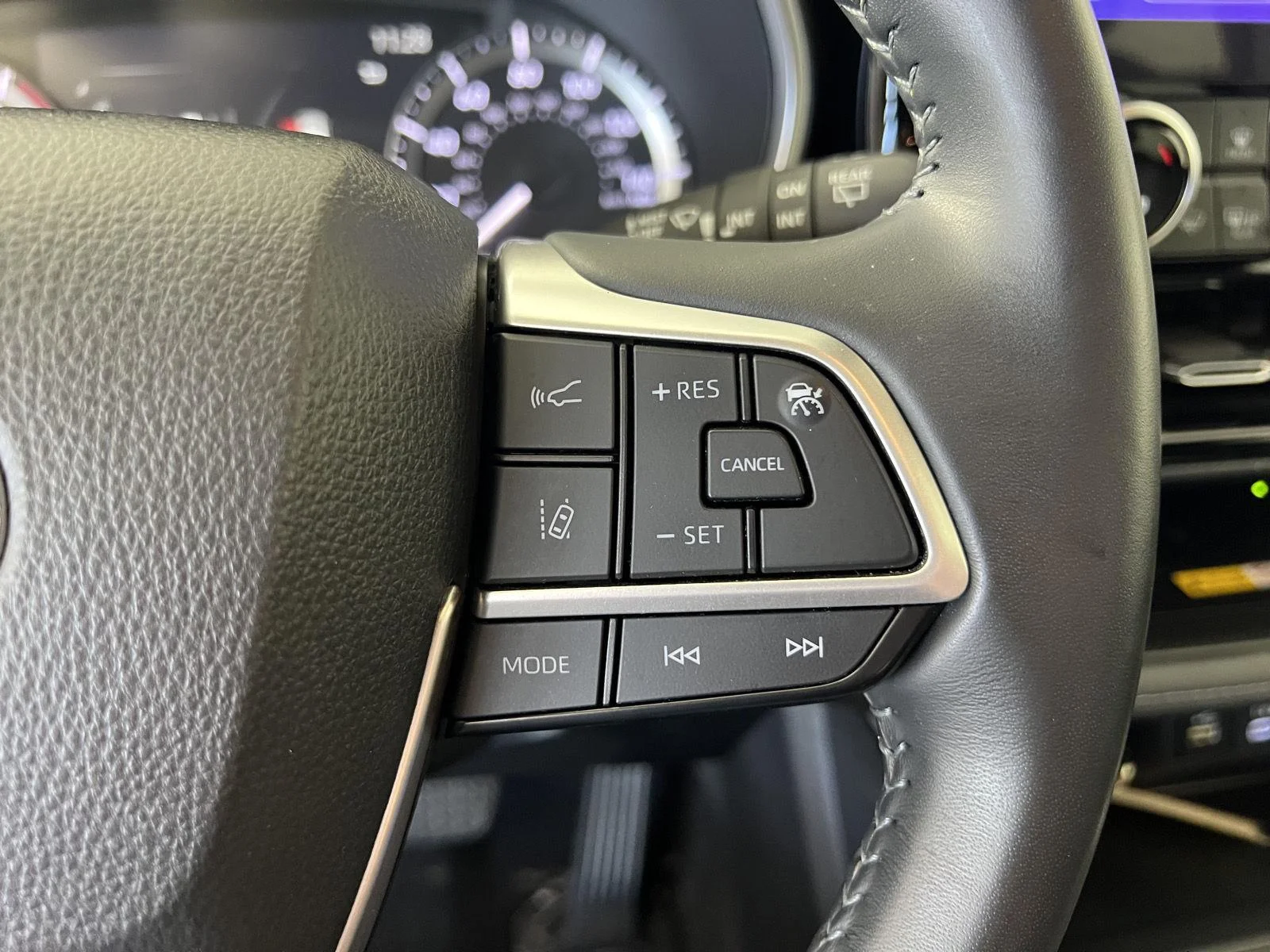 Used 2024 Wind Chill Pearl Toyota XSE image 16
