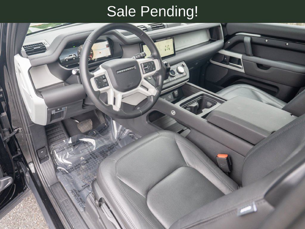 Used 2024 Santorini Black Metallic Land Rover S image 13