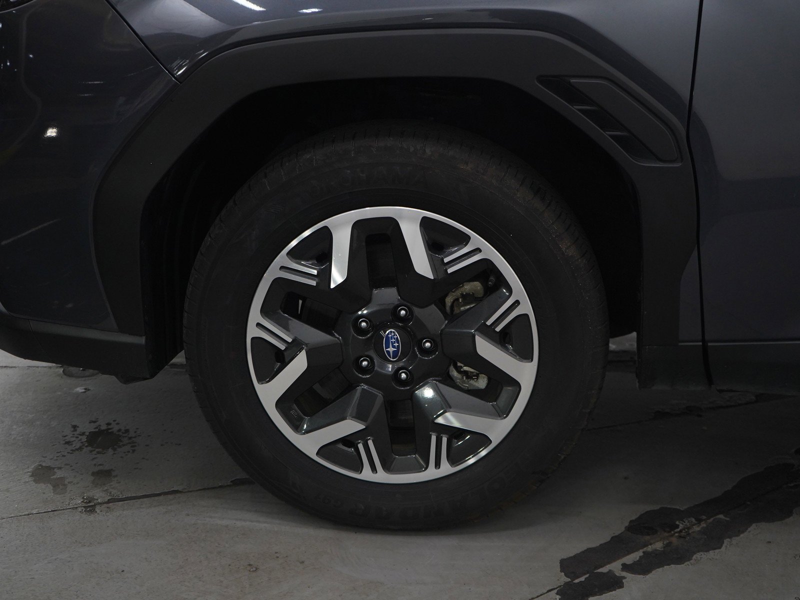 Used 2025 Gray Metallic Subaru Premium image 29