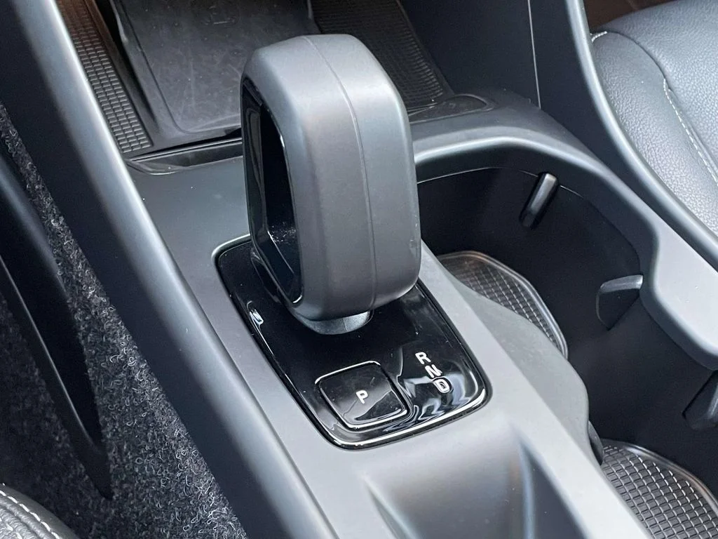2025 Volvo XC40 Core - Photo 20