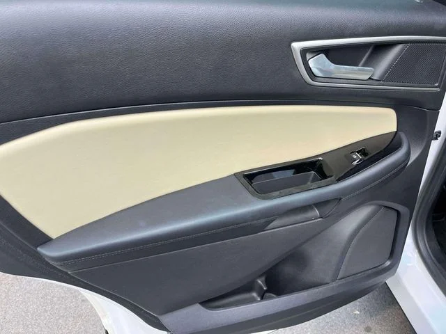 Used 2015 White Platinum Clearcoat Metallic Ford SEL image 17