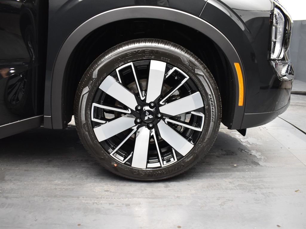 New 2026 Black Mitsubishi  image 5