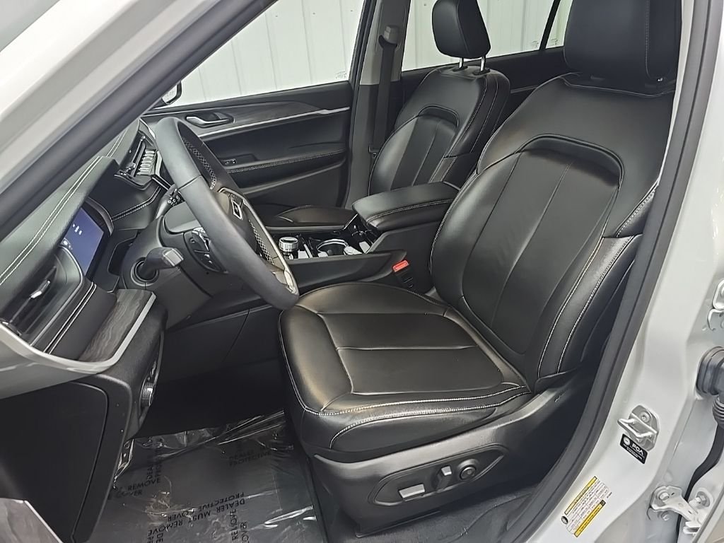 Used 2023 Bright White Clearcoat Jeep Limited image 32