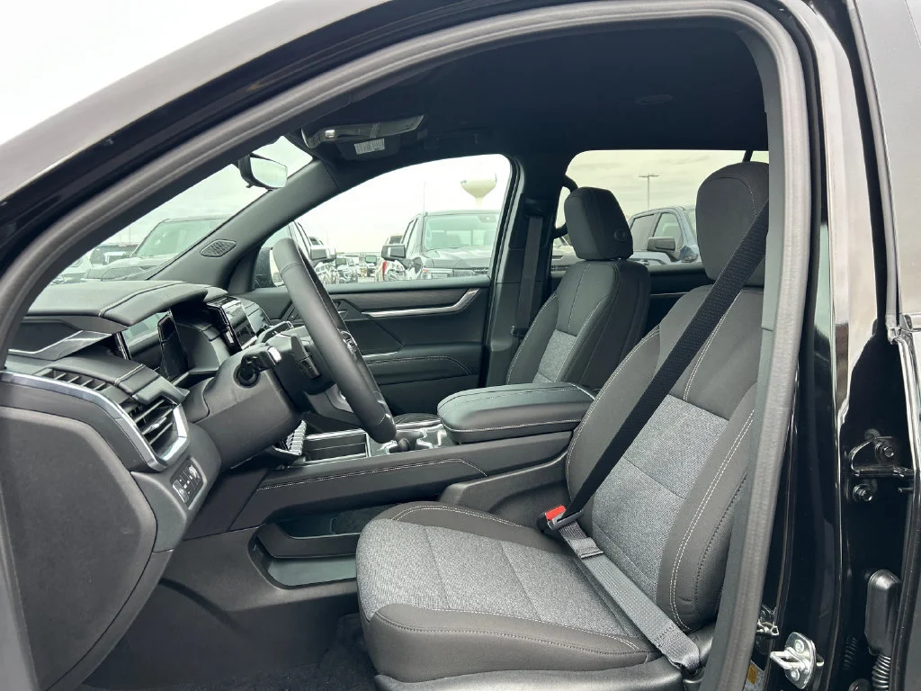 New 2026 Ebony Twilight Metallic GMC Elevation Black Edition image 17