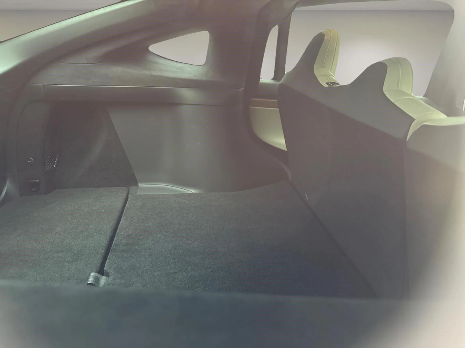 Used 2020  Tesla Long Range image 18