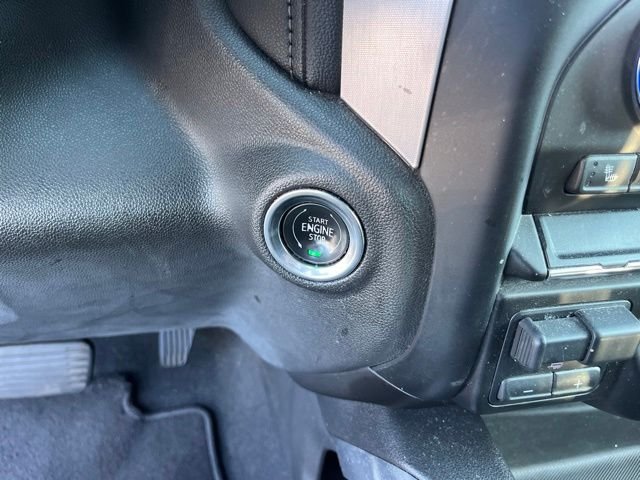Used 2020 Black GMC SLT image 19