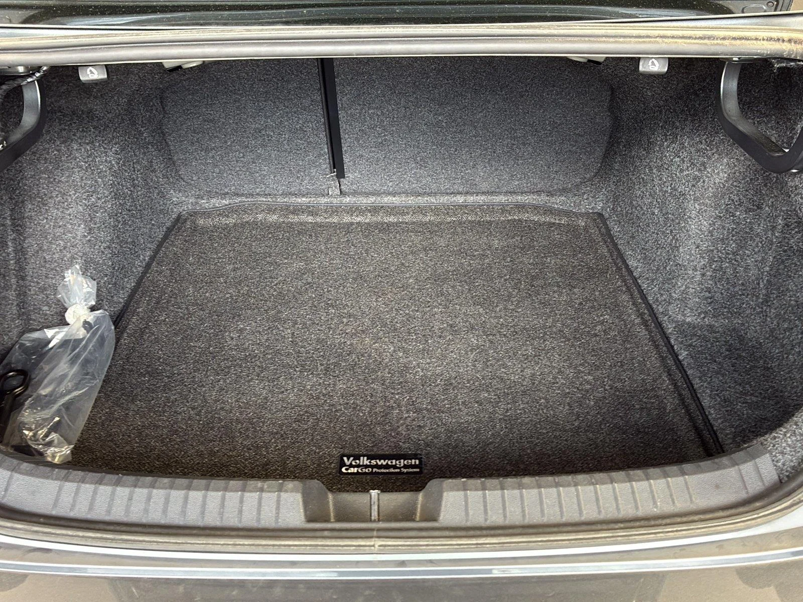 Used 2019 Platinum Gray Metallic Volkswagen R-Line image 8