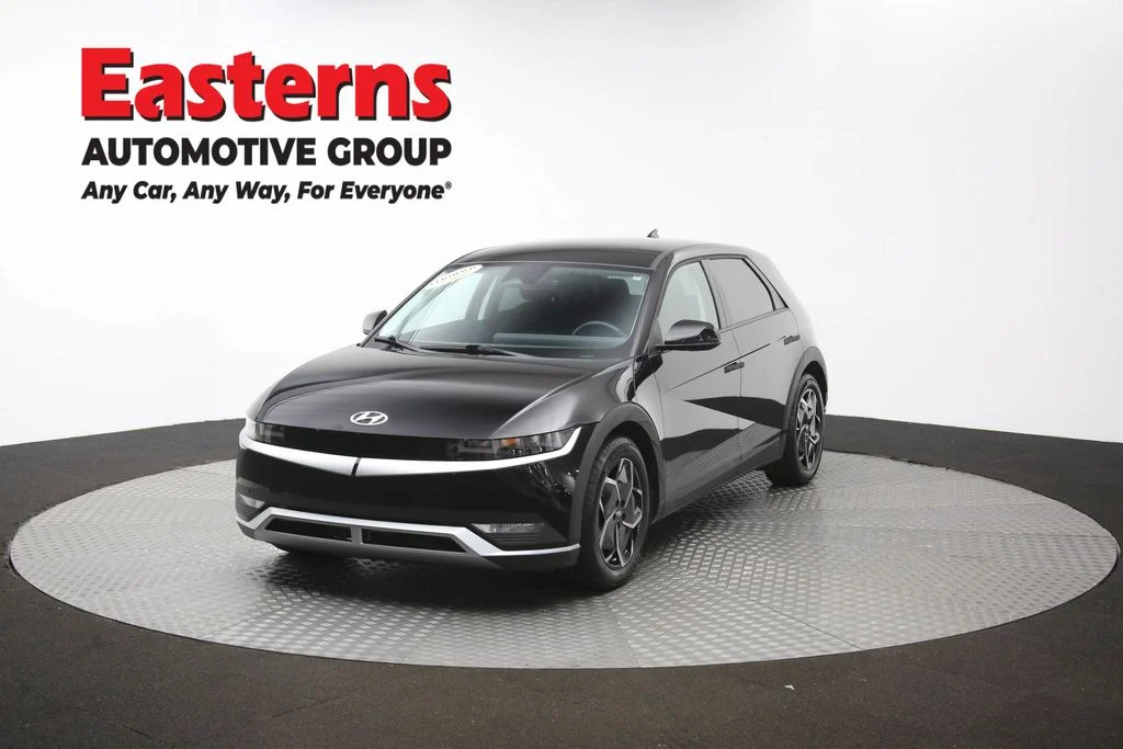 Used 2024 Black Hyundai SEL image 51