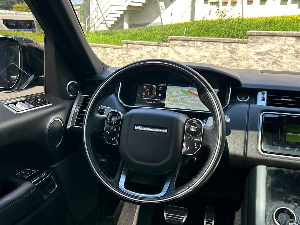 Used 2022  Land Rover HSE Dynamic image 25