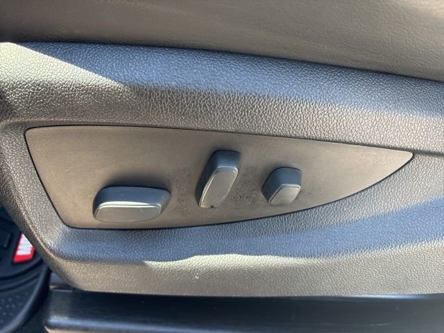 Used 2017 White GMC Denali image 22