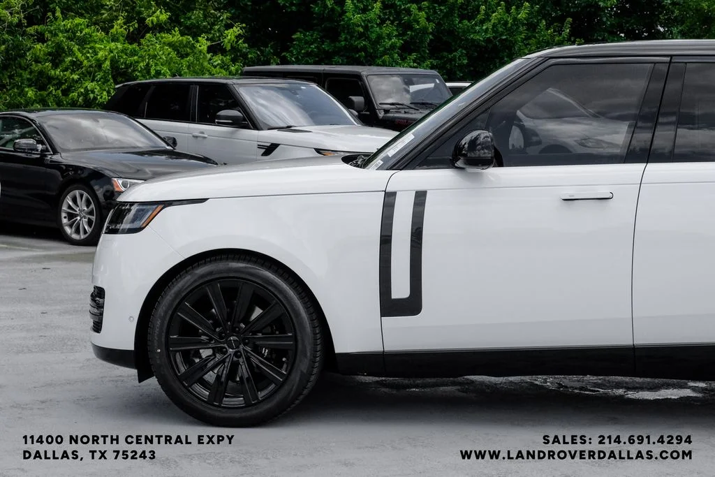 New 2026 Fuji White Land Rover SE image 14