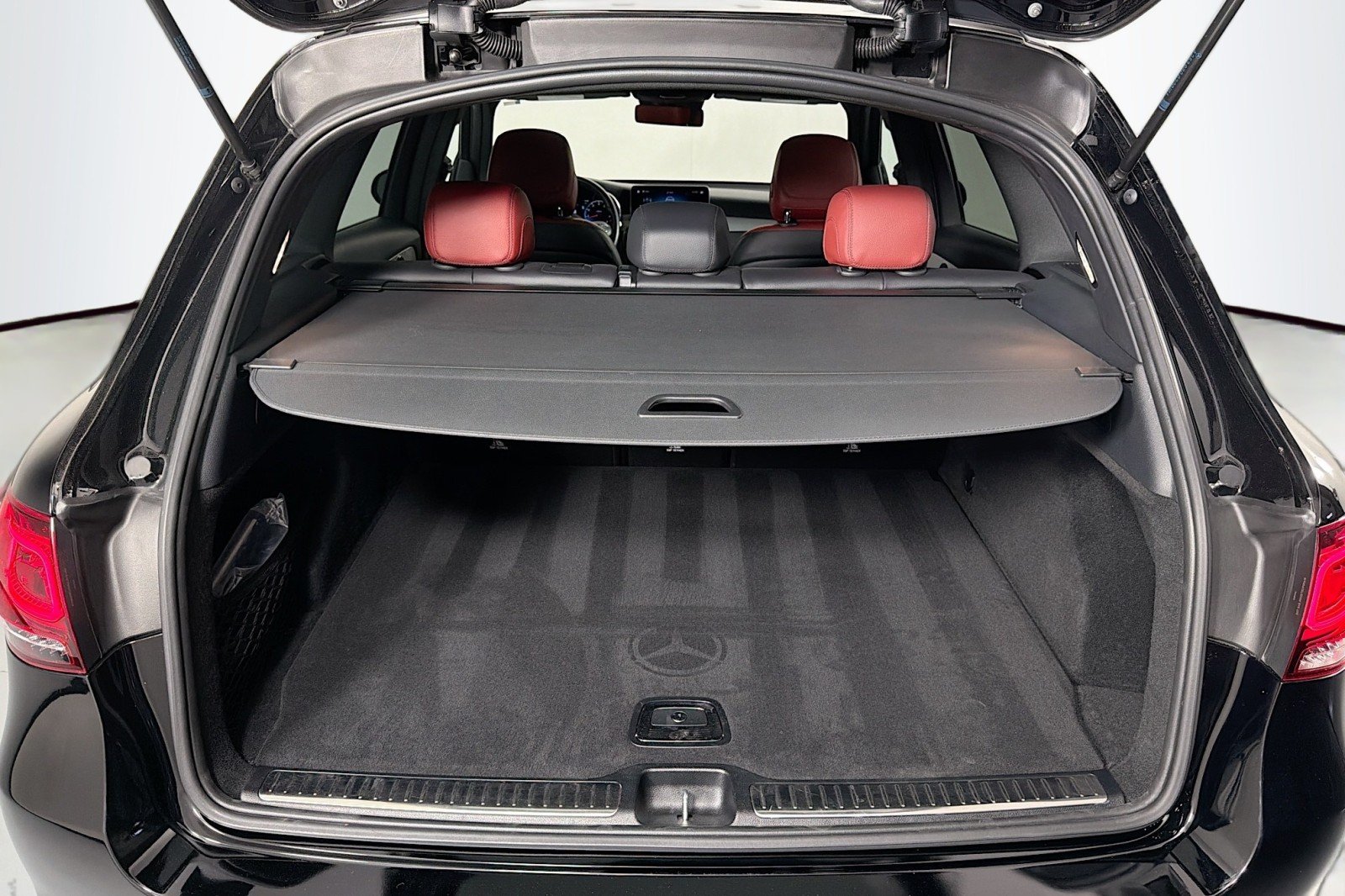 Used 2022 Black Mercedes-Benz 300 image 23
