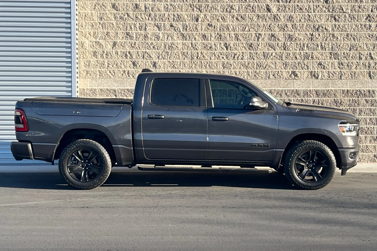 Used 2020 Granite Crystal Metallic Clearcoat Ram Big Horn image 2