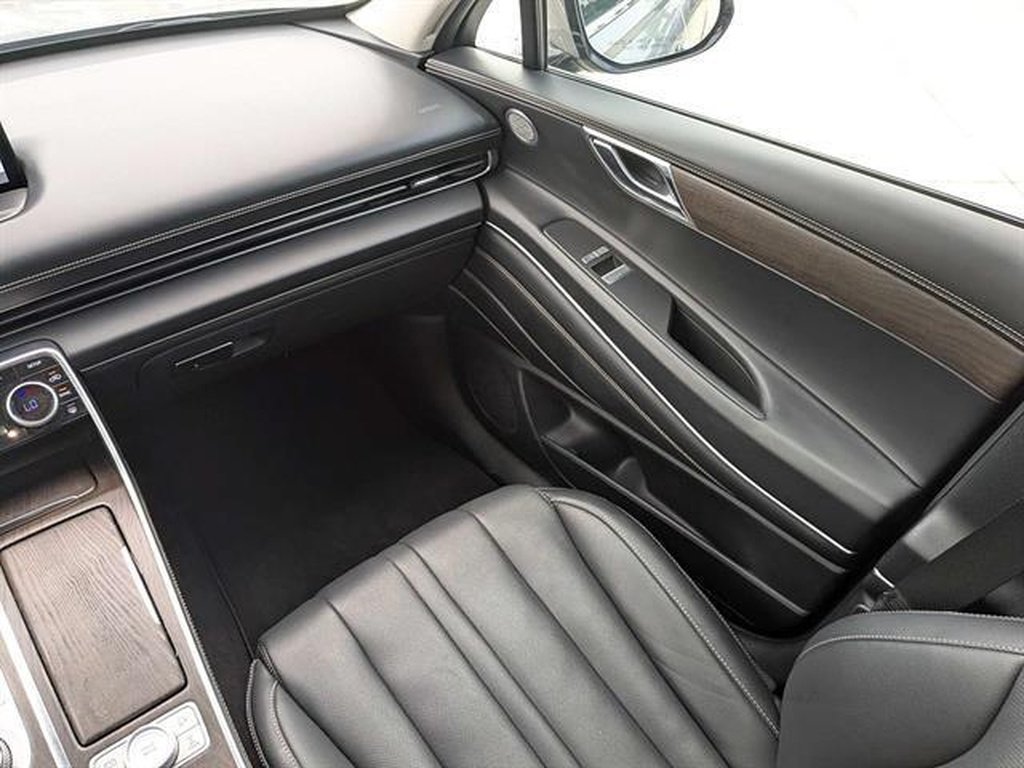 Used 2024 Savile Silver Metallic Genesis 2.5T image 46
