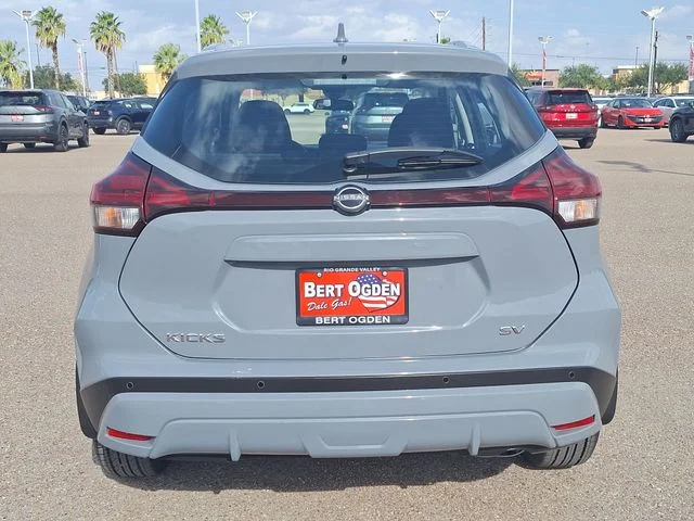 Used 2024 Gray Nissan SV image 6