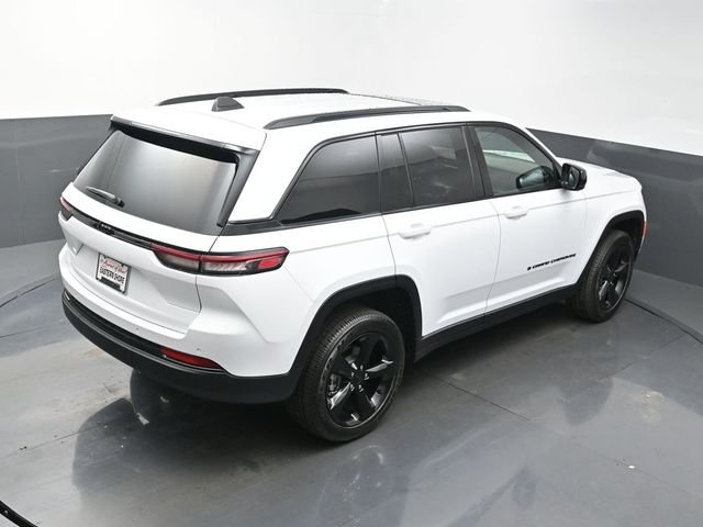 Used 2025 White Jeep Altitude X image 58