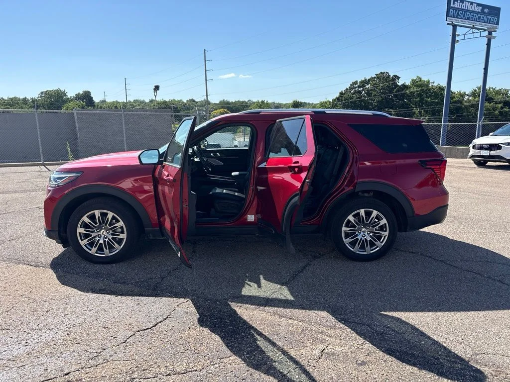 Used 2025 Red Metallic Ford Platinum image 4