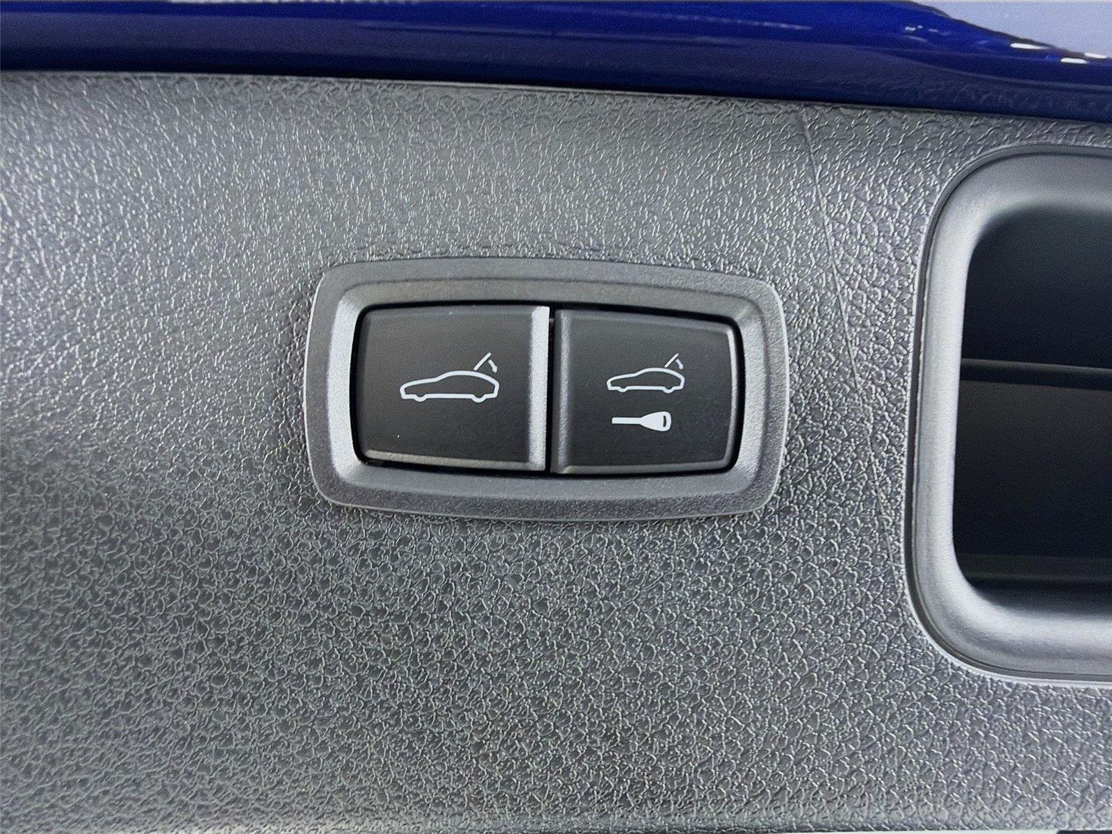 Used 2026 Gentian Blue Metallic Porsche  image 24
