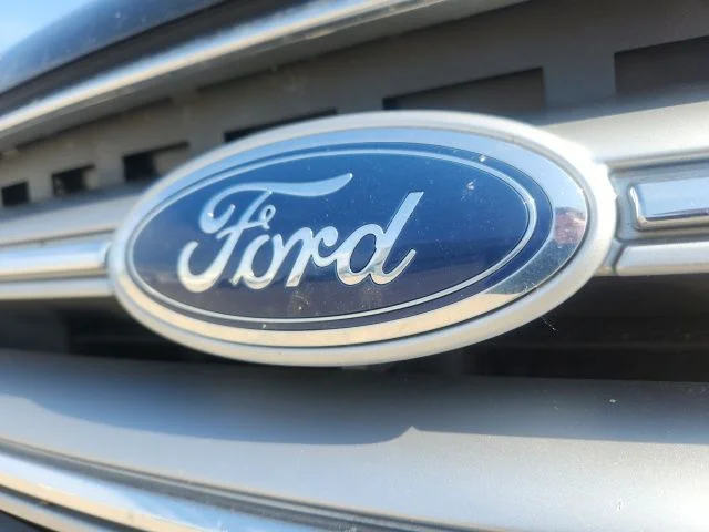 Used 2017 Blue Ford Titanium image 3