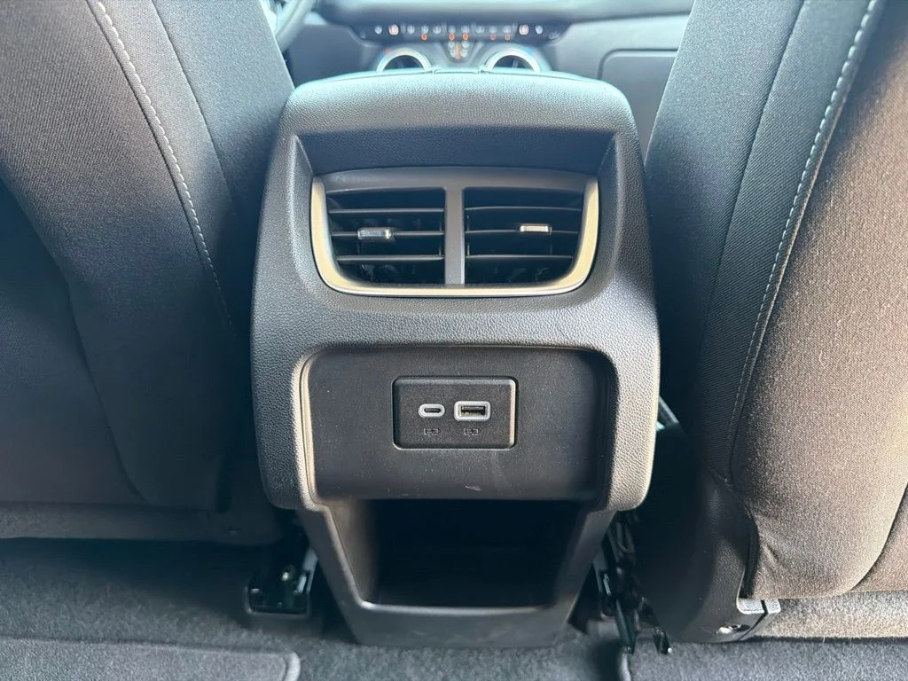 Used 2025 White Chevrolet LT image 20