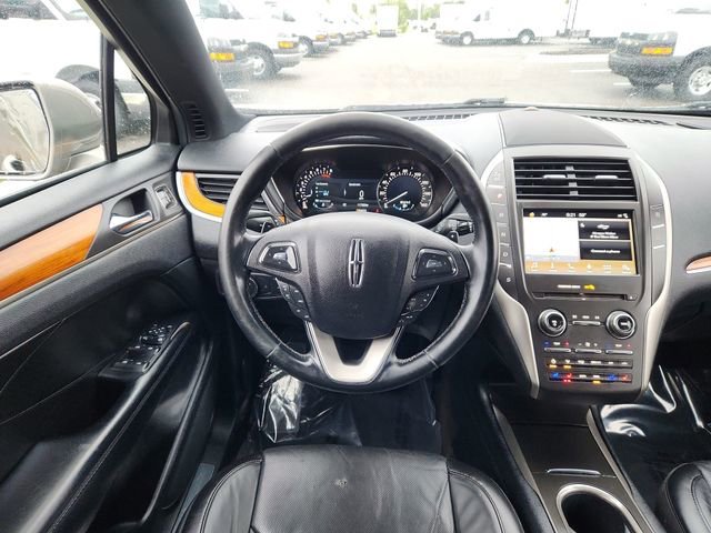 Used 2017 Gray Lincoln Reserve image 22