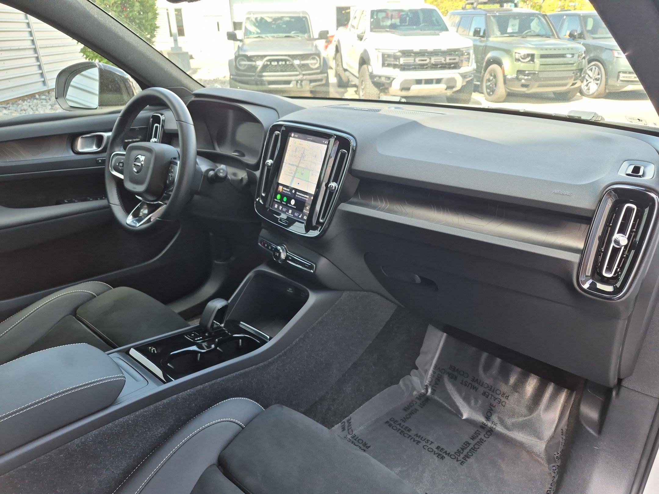 Certified Used 2023 Crystal White Volvo Ultimate image 29