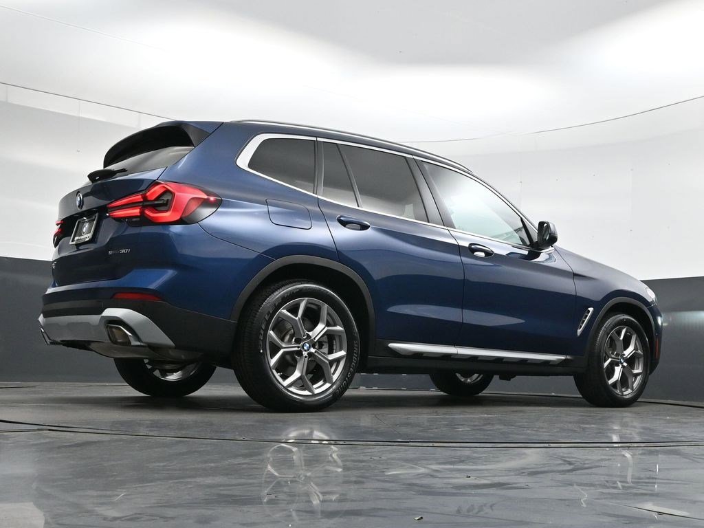 Used 2023 Phytonic Blue Metallic BMW sDrive30i image 29