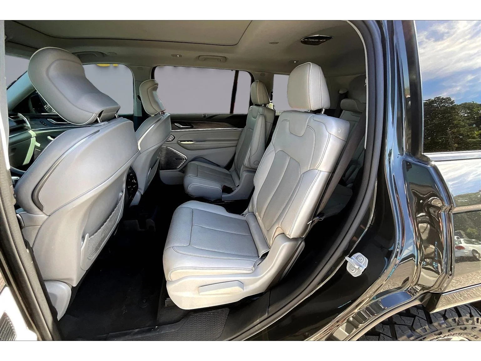 Used 2022 Gray Jeep Overland image 18