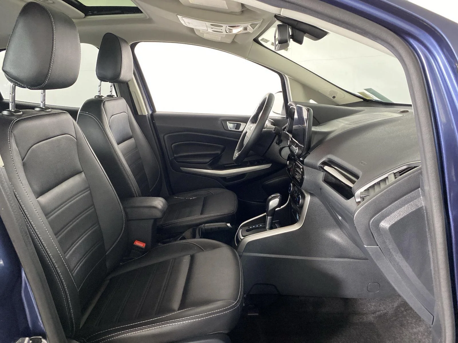 Used 2022 Blue Ford Titanium image 29