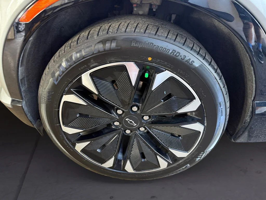 Used 2024 Gray Chevrolet RS image 9