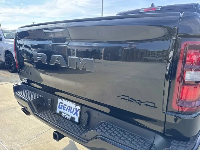 New 2027 Diamond Black Crystal Pearl-Coat Exterior Paint RAM Laramie image 20