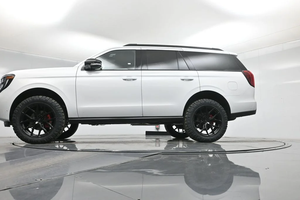 New 2025 Oxford White Ford Platinum image 51