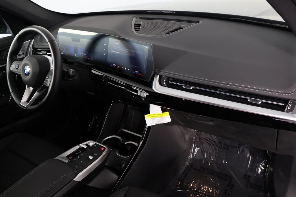 Used 2025 Black BMW xDrive28i image 9