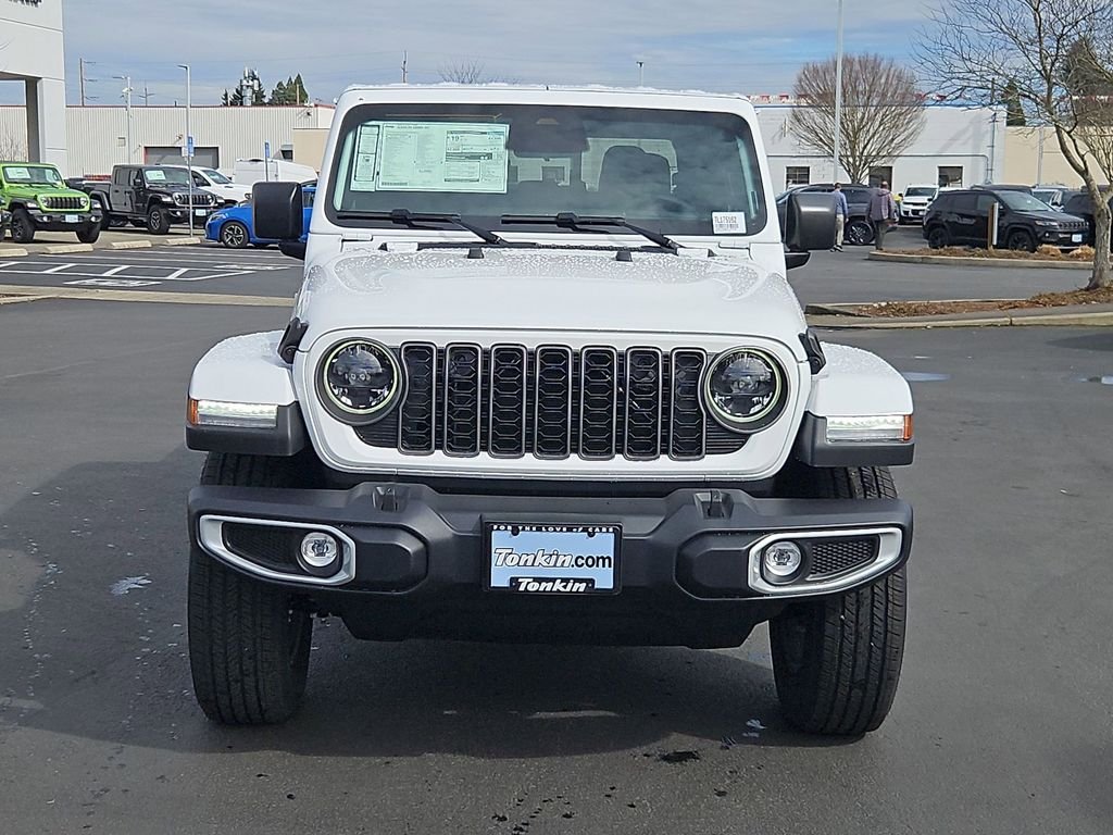 New 2026 Bright White Clear-Coat Exterior Paint Jeep Sahara image 9