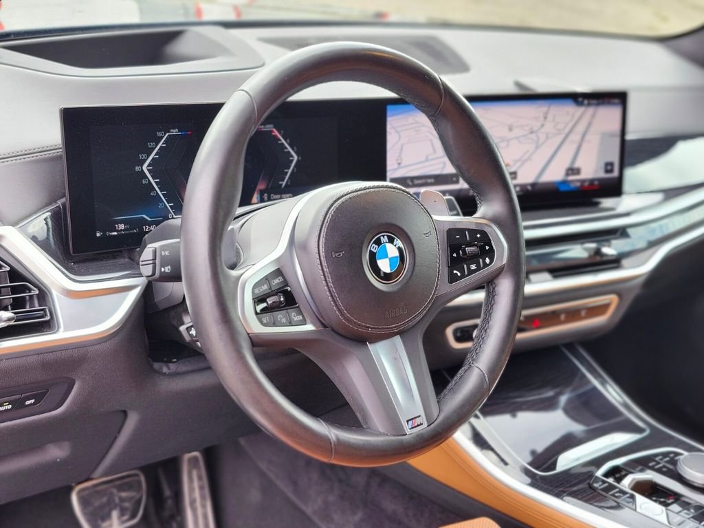 Used 2024 Black BMW xDrive40i image 21